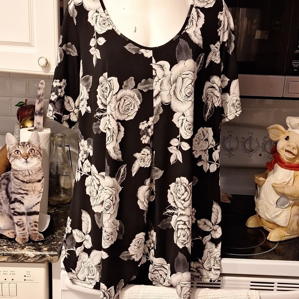 B womens Evans floral short sleeve stretch plus size top 20